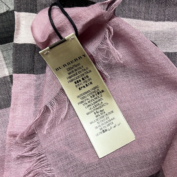 Burberry Check wool and silk scarf 220X70 CM - Picture 6 of 7